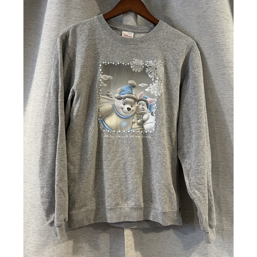 VTG Disney Store Winnie The Pooh Sweatshirt Winter Snow Pooh Piglet Adult Sz S